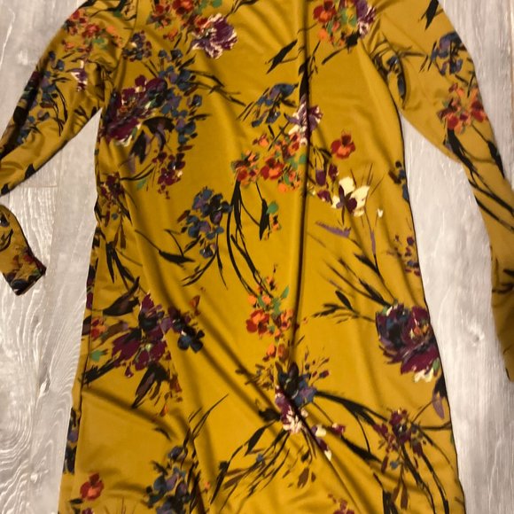 Betsy's Boutique Shop Small Polyester/Spandex Midi-Dress - Picture 12 of 12